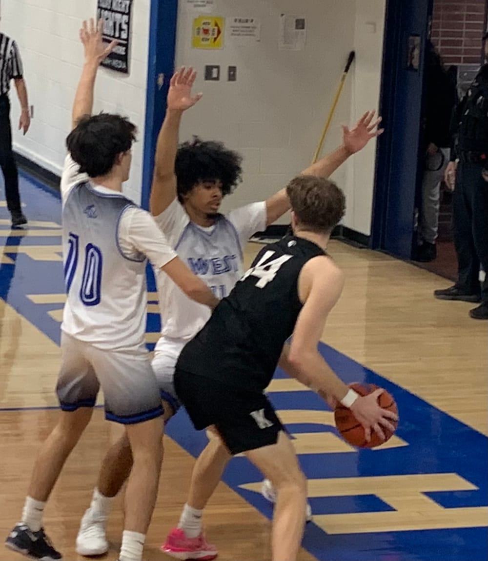 Blue Knights run win streak to 7, romp past Eagles, 65-31 post image