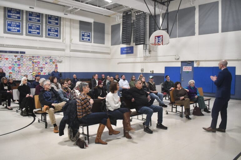 Round 2 of town halls: Mayor Ruais will reconvene with Ward 1 neighbors Jan. 14 post image