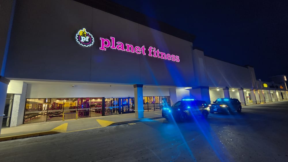 Investigation into gunfire at Londonderry Planet Fitness leads to man being fatally shot by police post image