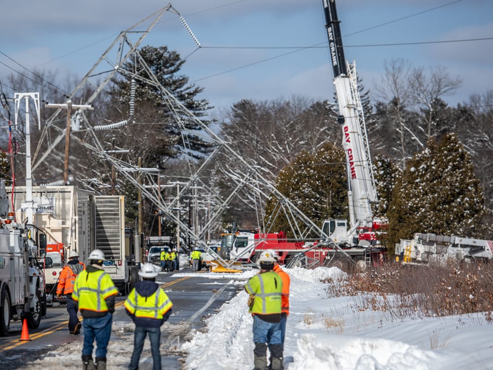 Bedford crash takes out high-tension pole, knocks out power to 800 customers post image