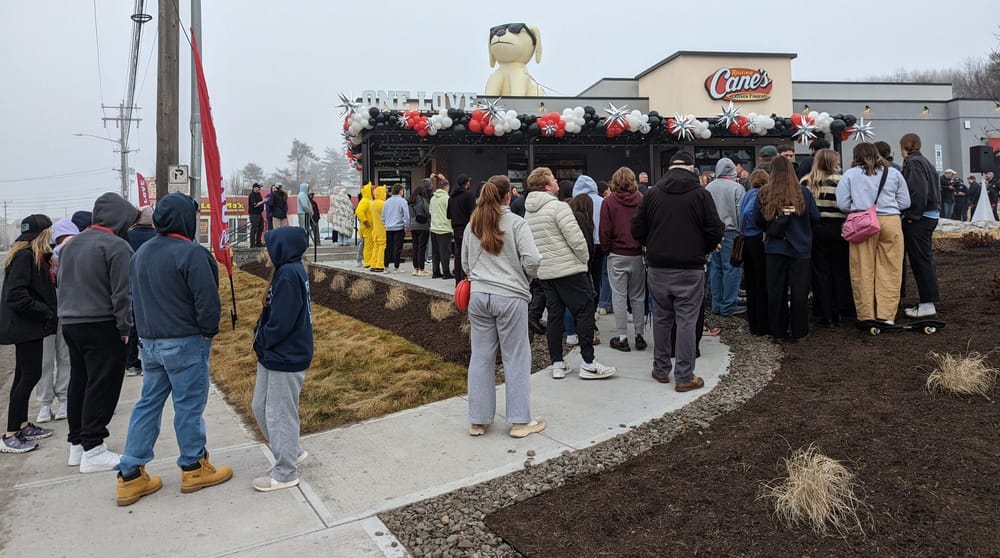 Raising Cane’s fans can now ‘Live Free or Fry’ on South Willow Street post image
