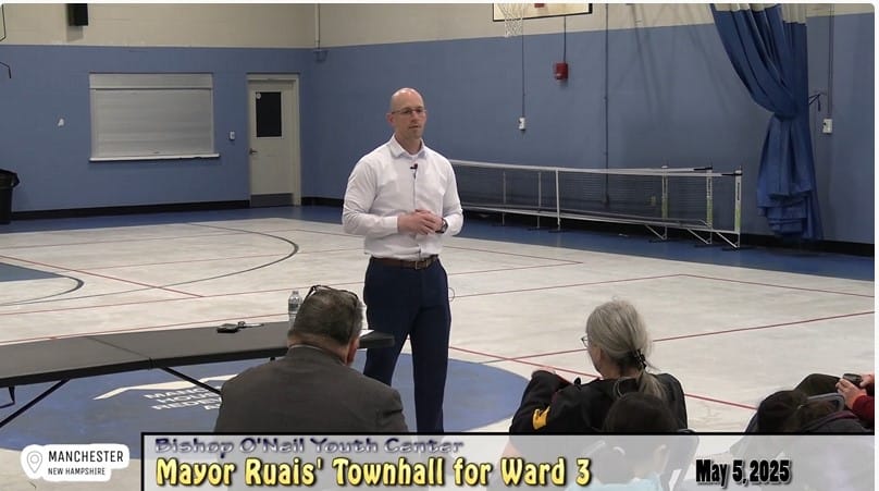 Mayor tackles downtown topics during Ward 3 town hall meeting post image
