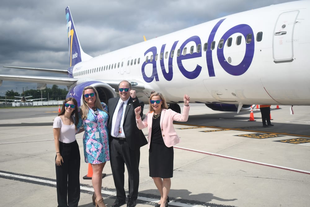 Avelo’s first Manchester flight touches down post image