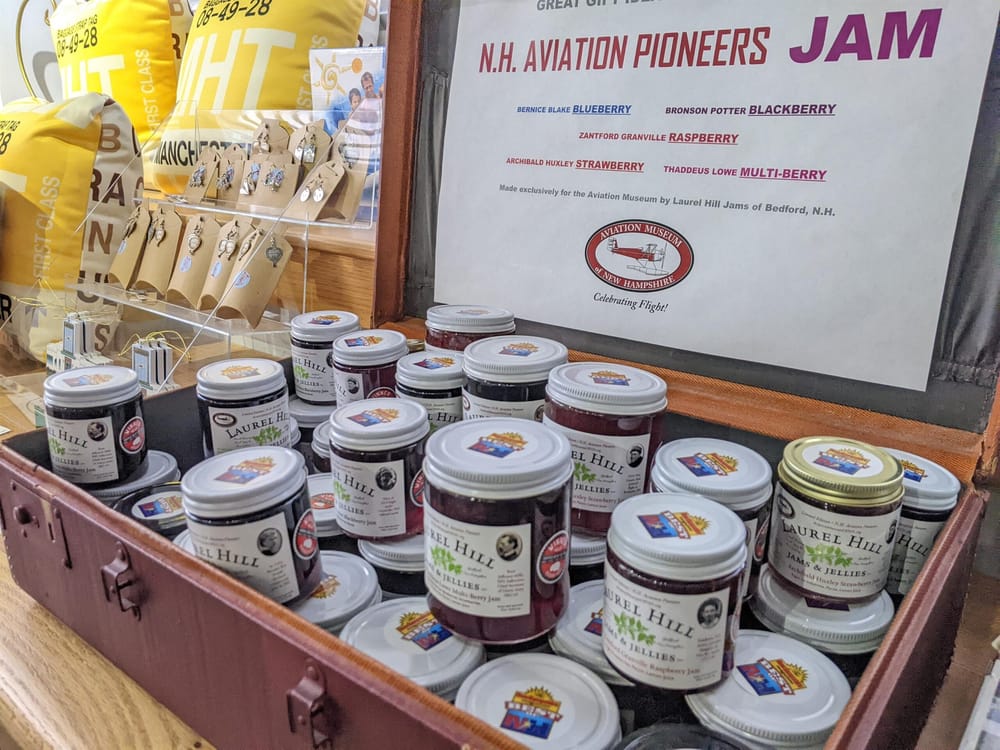 Last-minute shoppers: Aviation Museum store open every day now through Dec. 23 post image