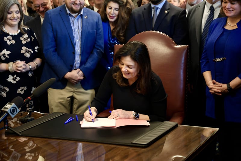 Ayotte will skip governors’ meeting with Canadian premiers post image